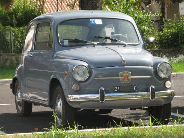 www.targhenere.net/gallery/images/fiat-600-2.jpg