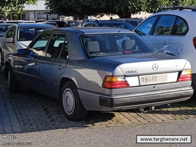 mercedesw124kanonx20240510.jpg