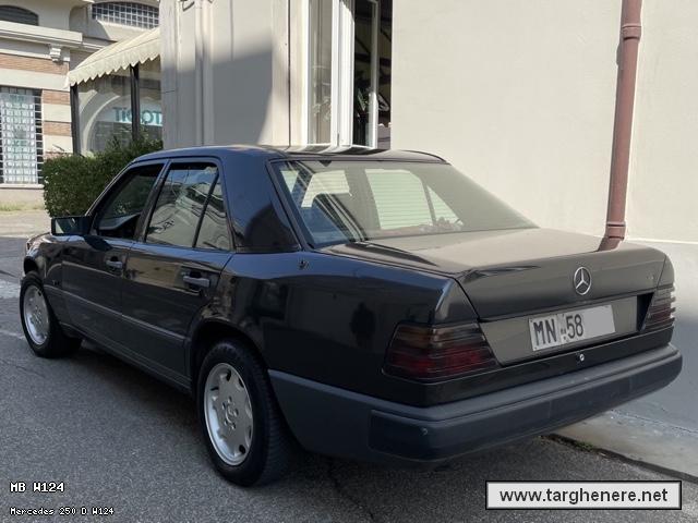 mercedesw124stefanozero20240825.jpg