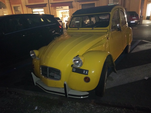 www.targhenere.net/gallery2/wp-content/uploads/2019/10/citreon_2cv_ra_30_fronte_oinotna_tn32590.jpg