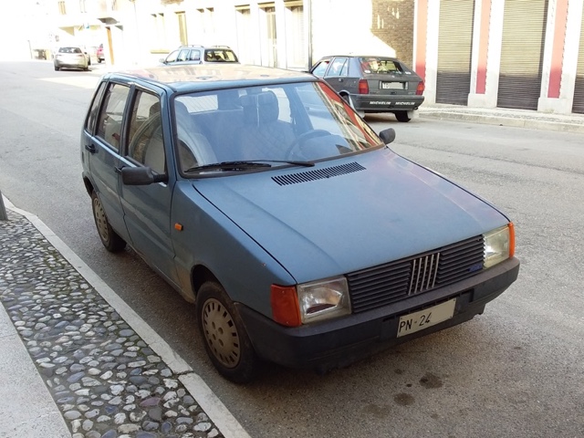 www.targhenere.net/gallery2/wp-content/uploads/2024/05/fiat_uno_45_fire_1987_2.jpg